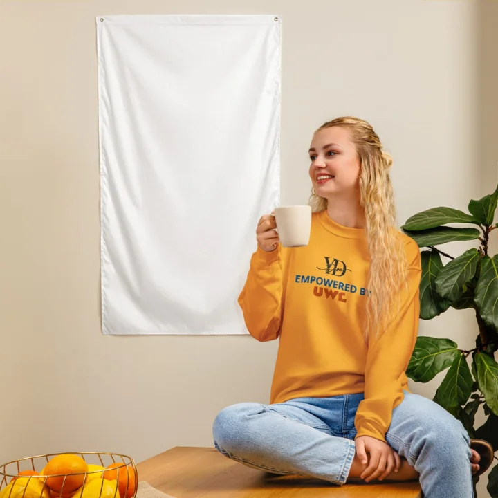 Y'Diva Neck Swirtshirt 